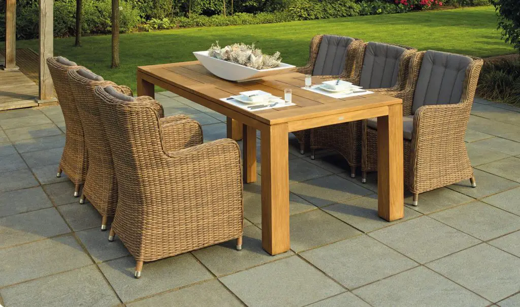 Table and chairs as the Focal Point in the patio design