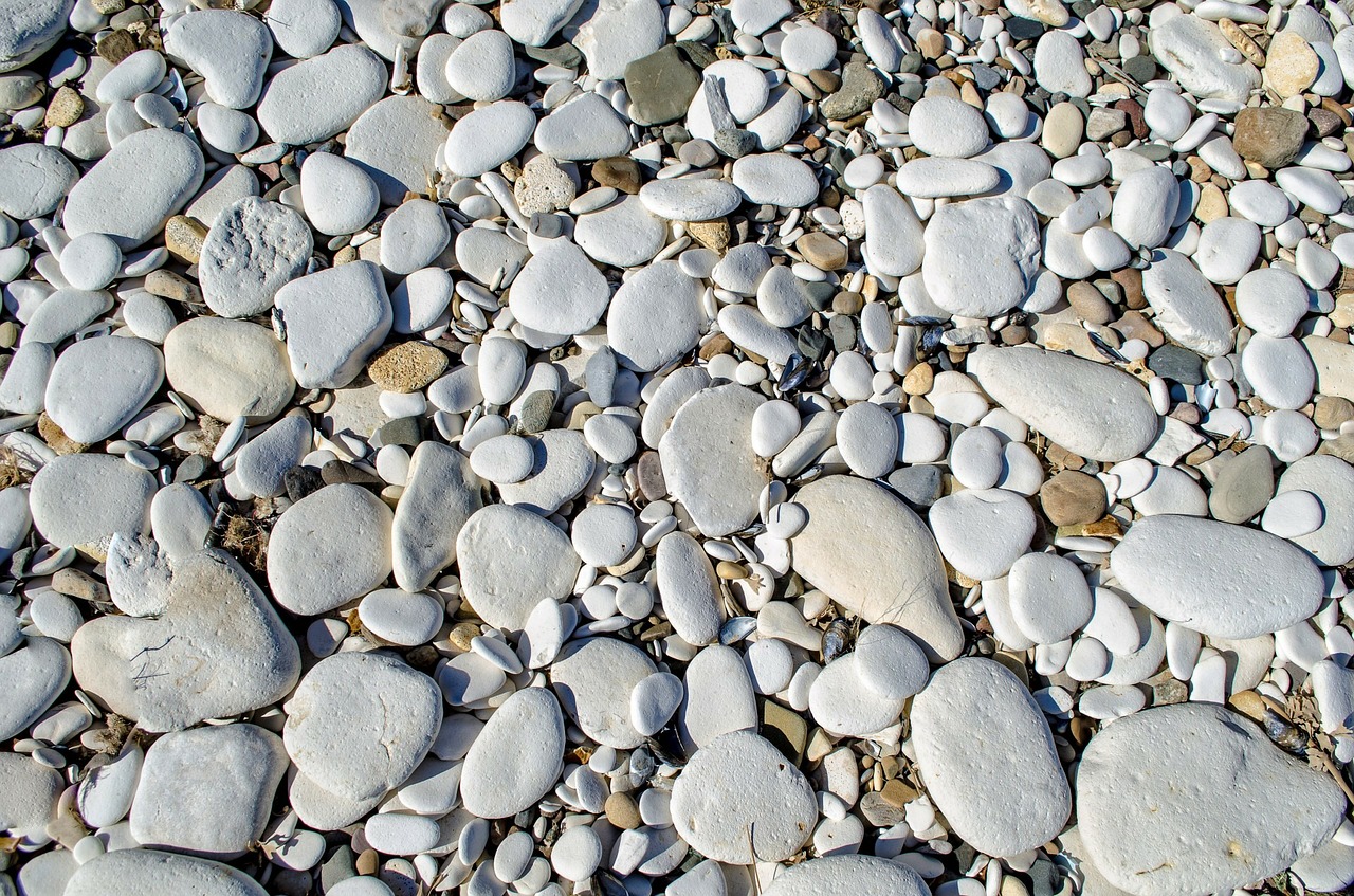 rive rock landscaping stones