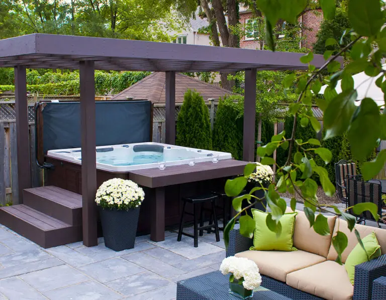 8 Backyard Hot Tub Privacy Ideas You Should Steal This Summer | BL