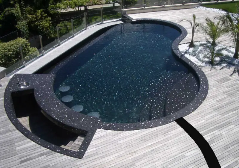 black pool