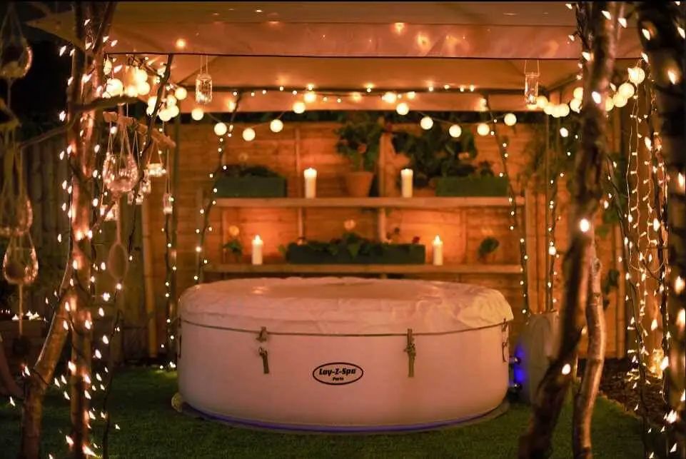 8 Backyard Hot Tub Privacy Ideas You Should Steal This Summer | BL